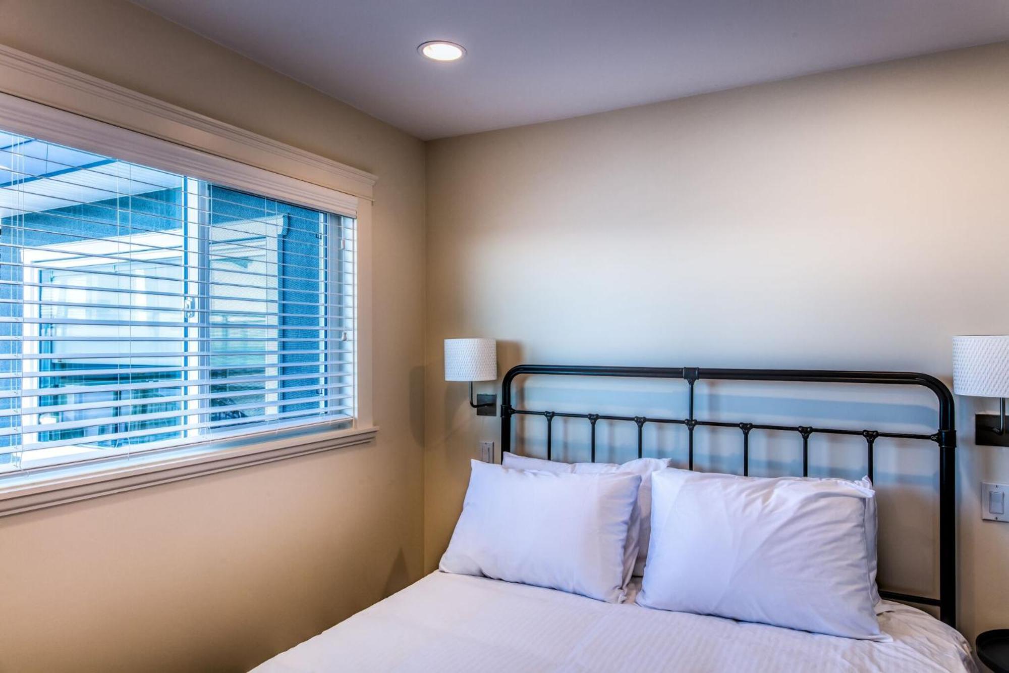 Qualicum Beach Ocean Suites Esterno foto