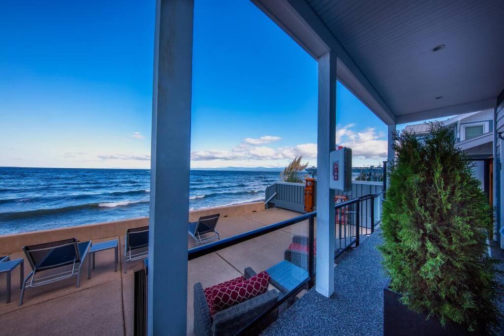 Qualicum Beach Ocean Suites Esterno foto