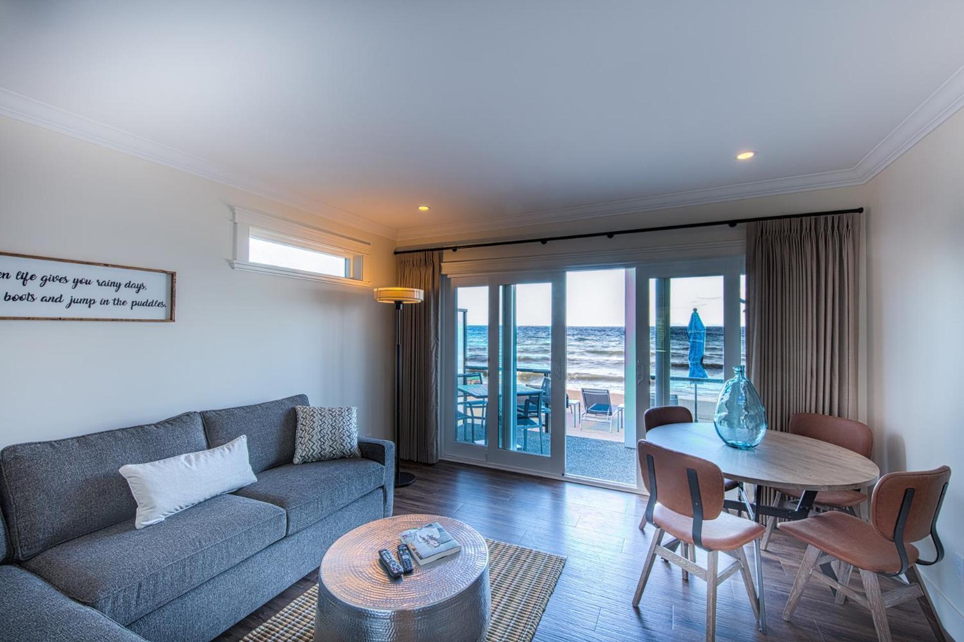 Qualicum Beach Ocean Suites Esterno foto